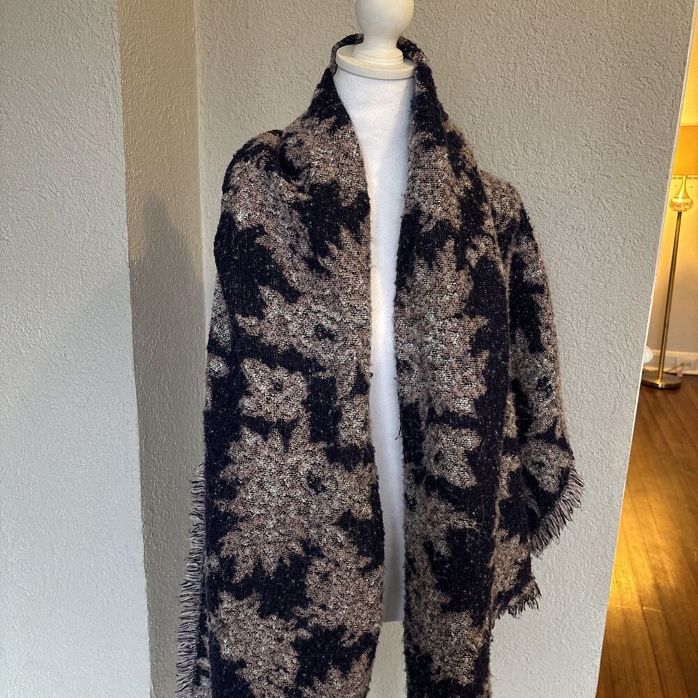 Francesca's Fringed Oversized Blanket Scarf Pink Blue Floral - One Size Fits All